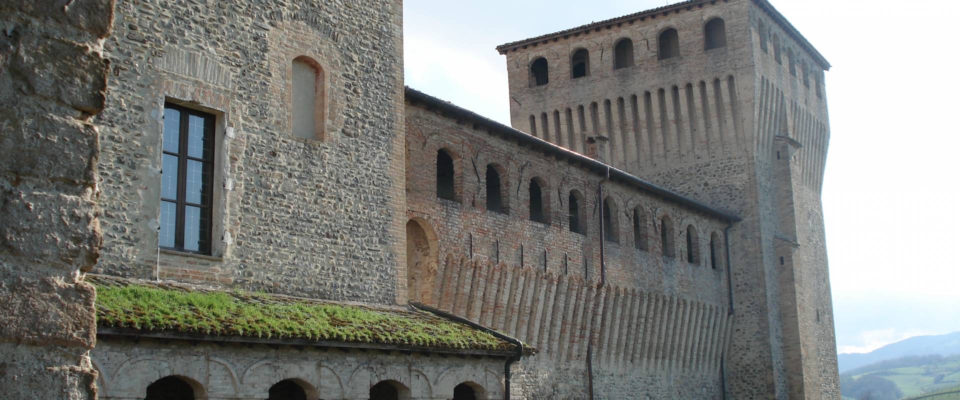 Castello di Torrechiara 06 photo by Postcrosser